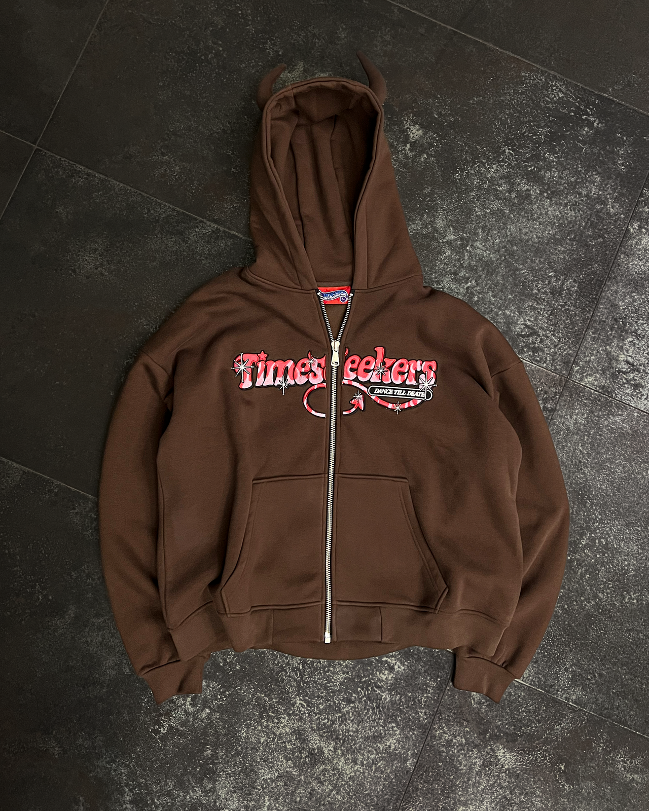HELL OF A NIGHT ZIP-HOODIE BROWN