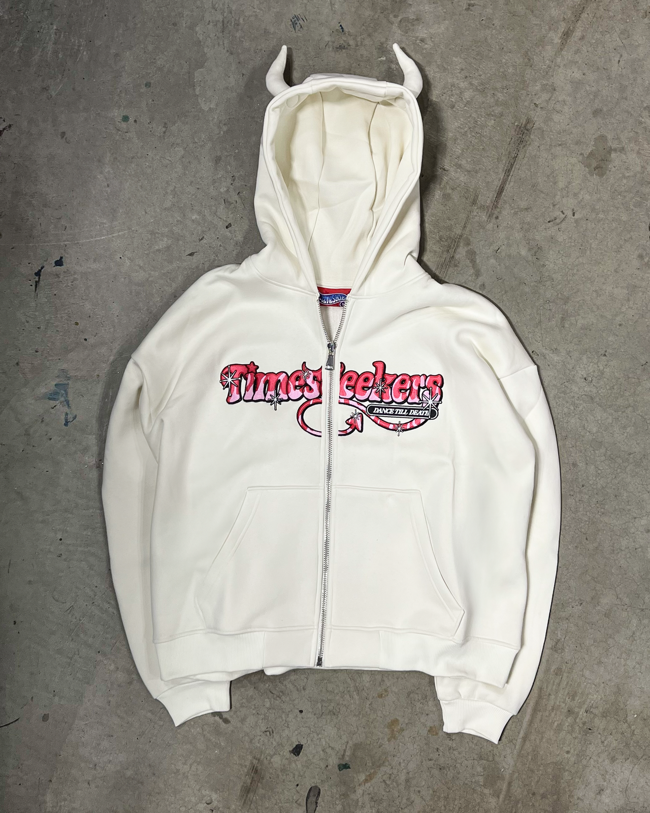 HELL OF A NIGHT ZIP-HOODIE CREME
